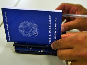 Carteira de trabalho emprego Marcello Casal Jr Agência Brasil