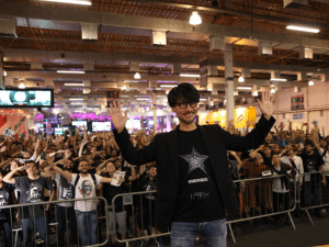 Hideo Kojima no Brasil (Foto: Reprodução / BGS)