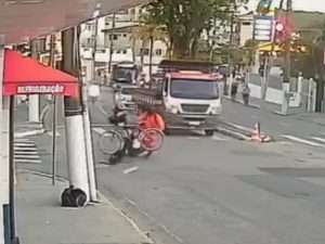 Bicicleta motocicleta acidente guarujá