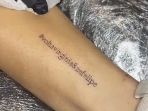Fã tatua 'Volta, Zé Felipe e Virginia' na perna após separação.