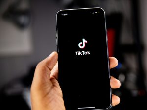 TikTok Shop chega ao Brasil Solen Feyissa Unsplash
