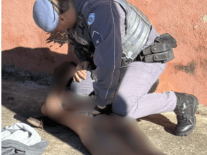 Homem pelado em Bragança Paulista (Foto: Reprodução / Celso Ricardo)