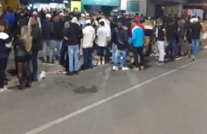 Mais de 300 pessoas estavam no "pancadão" na Lucas em Atibaia (Foto: Reprodução / PM)