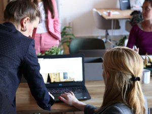 mulheres negocios empreendedoras Cowomen unsplash
