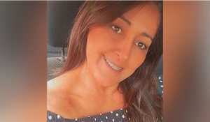 filho se aproveita da ausência do pai e mata mãe a facadas