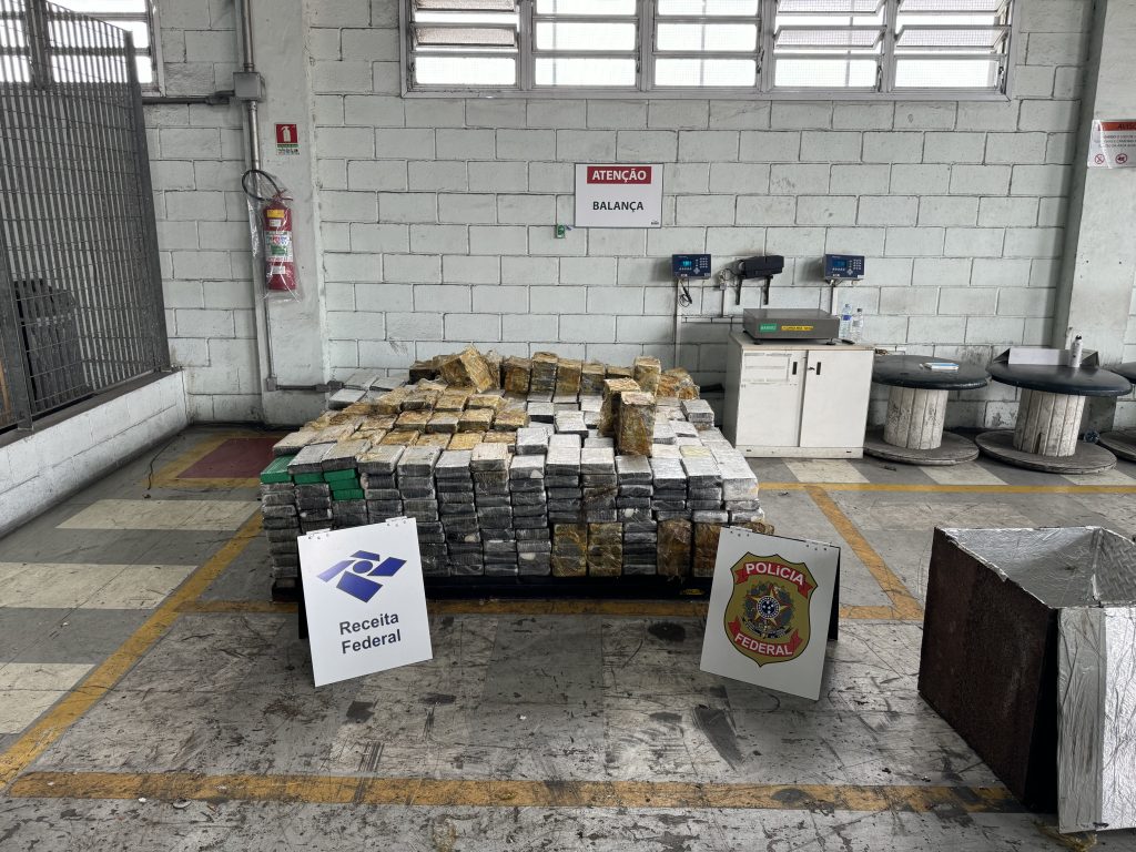 Receita Federal apreende 1,2 toneladas de cocaína no Porto de Santos