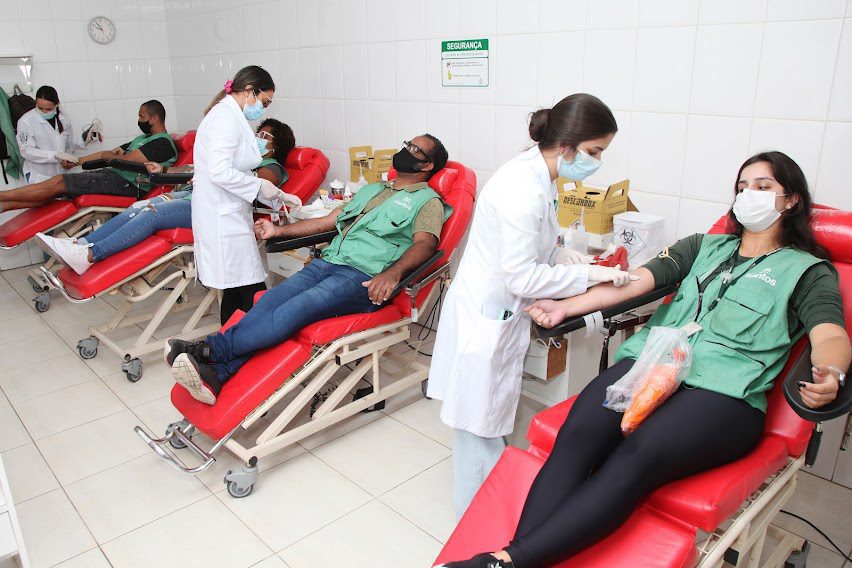 Apenas 10 ml de sangue são colhidos no hemonúcleo de Santos