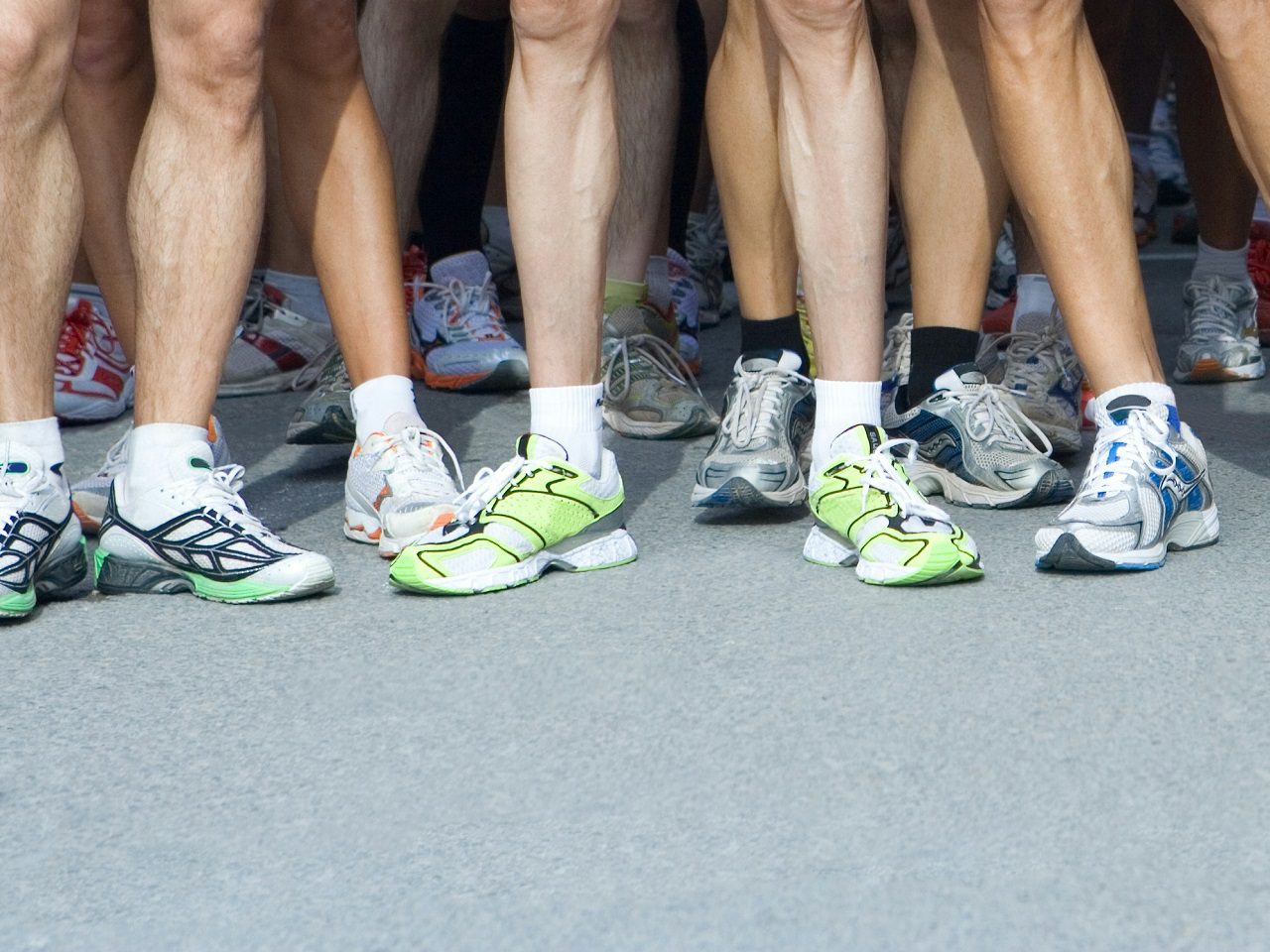meias tenis corrida rob wilson unsplash