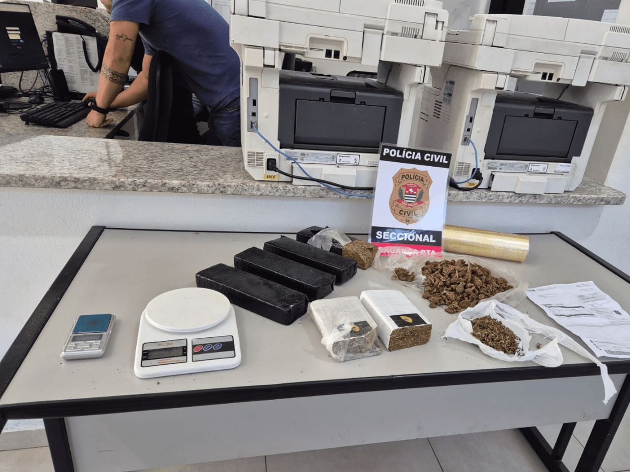 Apreensão de drogas em Bragança Paulista após operação da Polícia Civil (Foto: Divulgação/Polícia Civil)