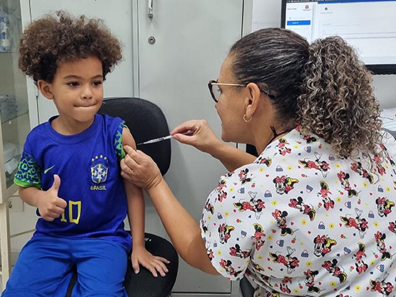 Vacinação em escolas de Americana