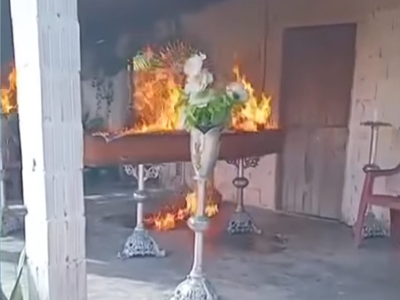 Caixão foi incendiado durante velório