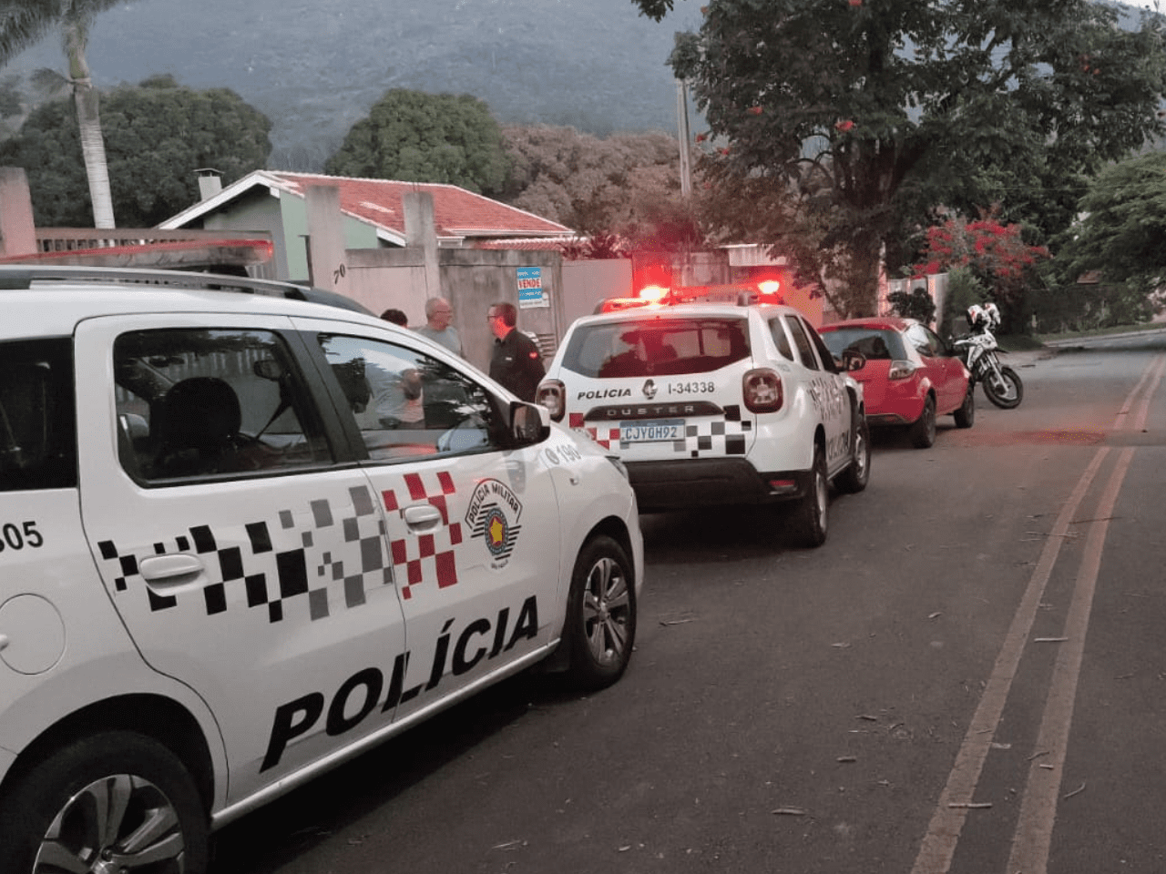 Três corpos são encontrados mortos em Atibaia (Foto: Polícia Militar)