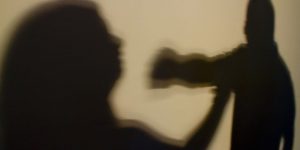 homem é preso após estuprar companheira