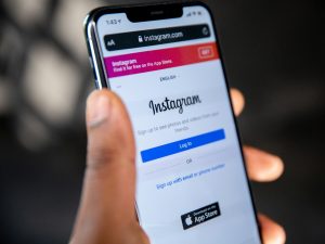 Instagram Solen Feyissa Unsplash