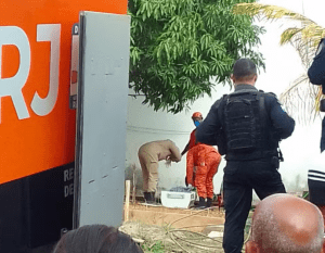 adolescente confessa que matou pais e irmão mais novo