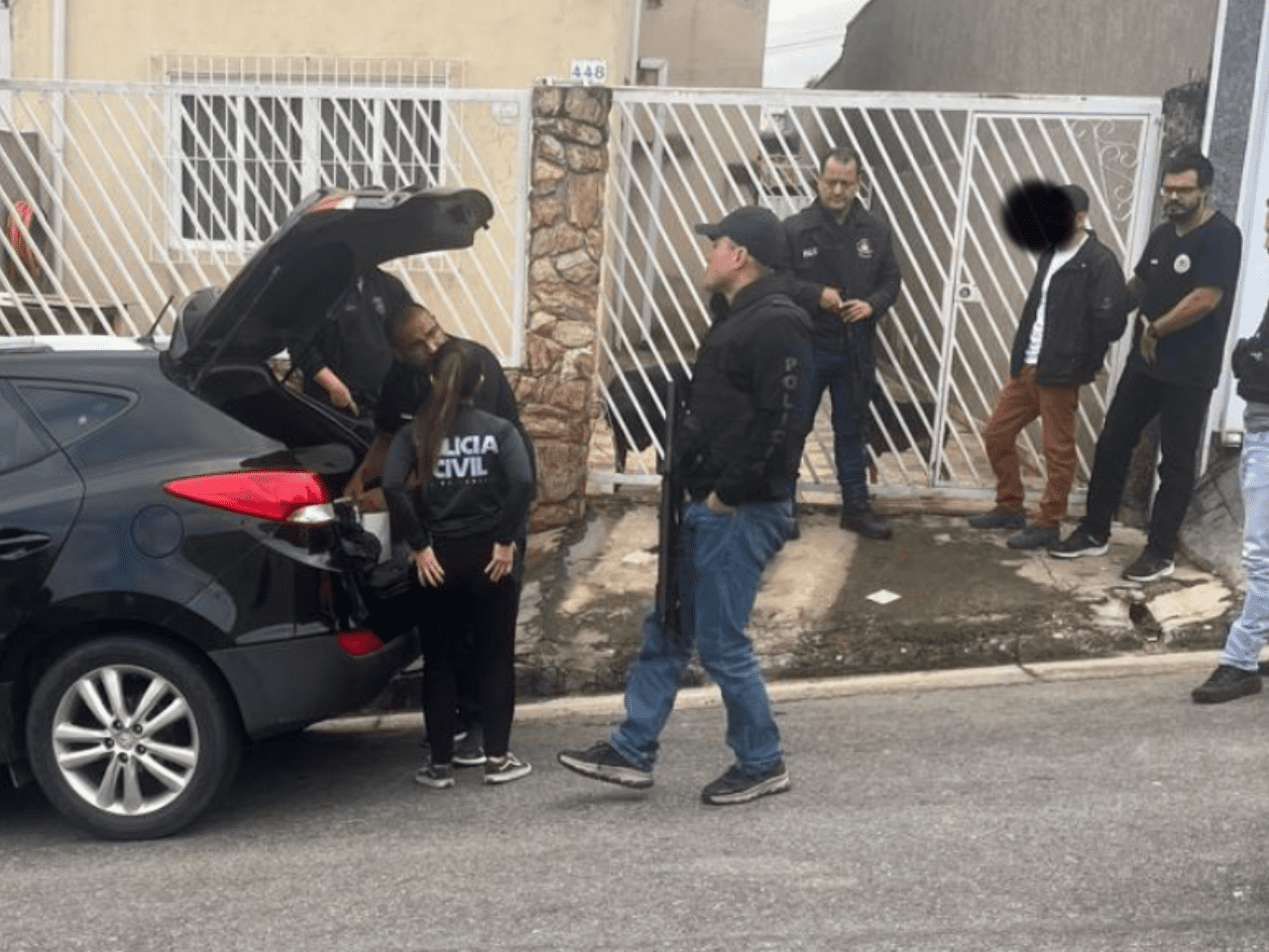 Polícia Civil de Atibaia em ação conjunta com o Rio (Foto: Reprodução)