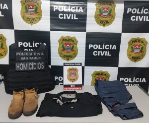 homem mata e corta órgão genital de suposto amante da esposa