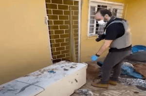 Corpo de mulher é encontrado dentro de freezer