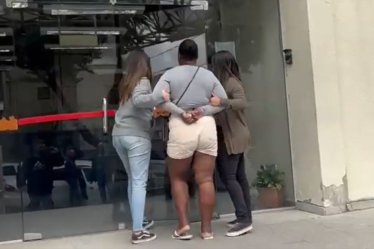 mulher é presa suspeita de incendiar e matar amante