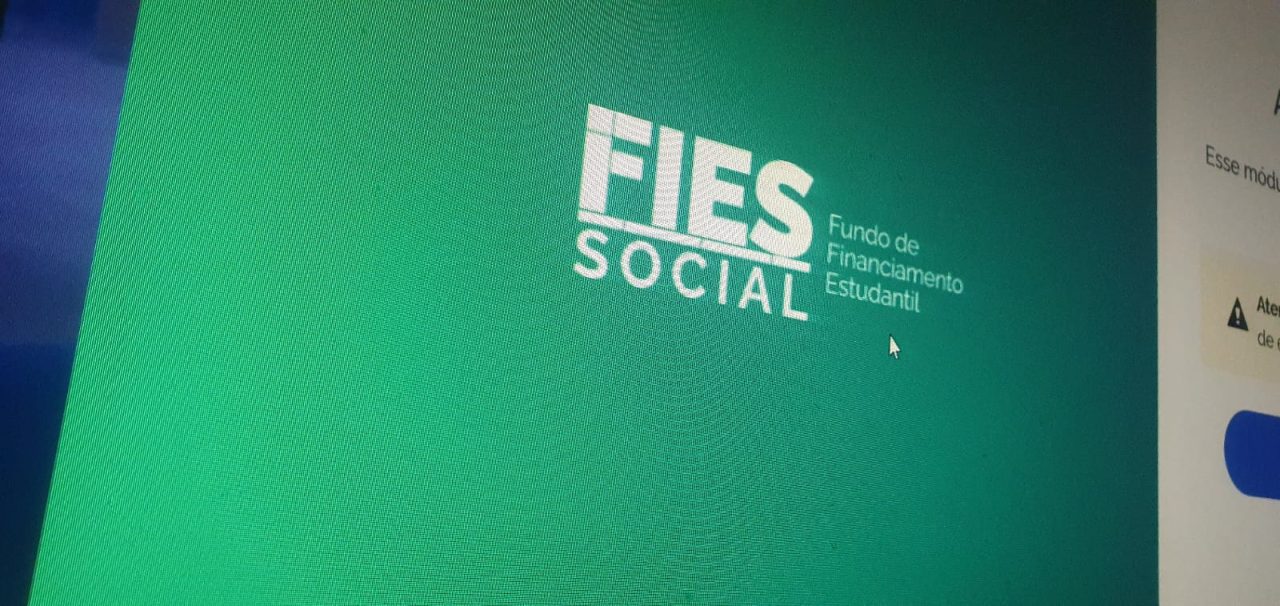 Saiba como se inscrever no FIES (Foto: Iago Y. Seo)