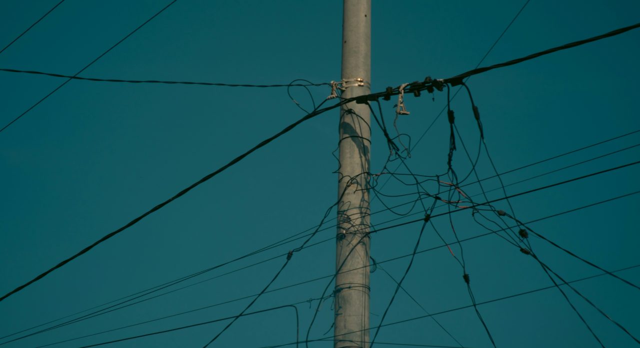 Nova lei para quem furtar fios de eletricidade (Foto: unsplash)
