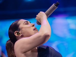 Nayara Azevedo Facebook Oficial
