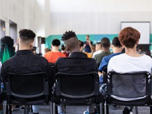 sala aula sala de aula Sam Balye unsplash