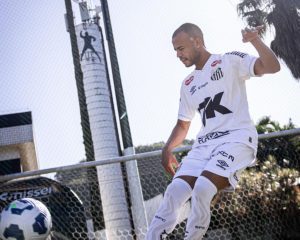 Santos contrata Mayke. Foto: Raul Baretta/Santos FC