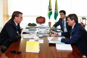 Bolsonaro de frente com Tarcísio (Foto: Alan Santos/PR)