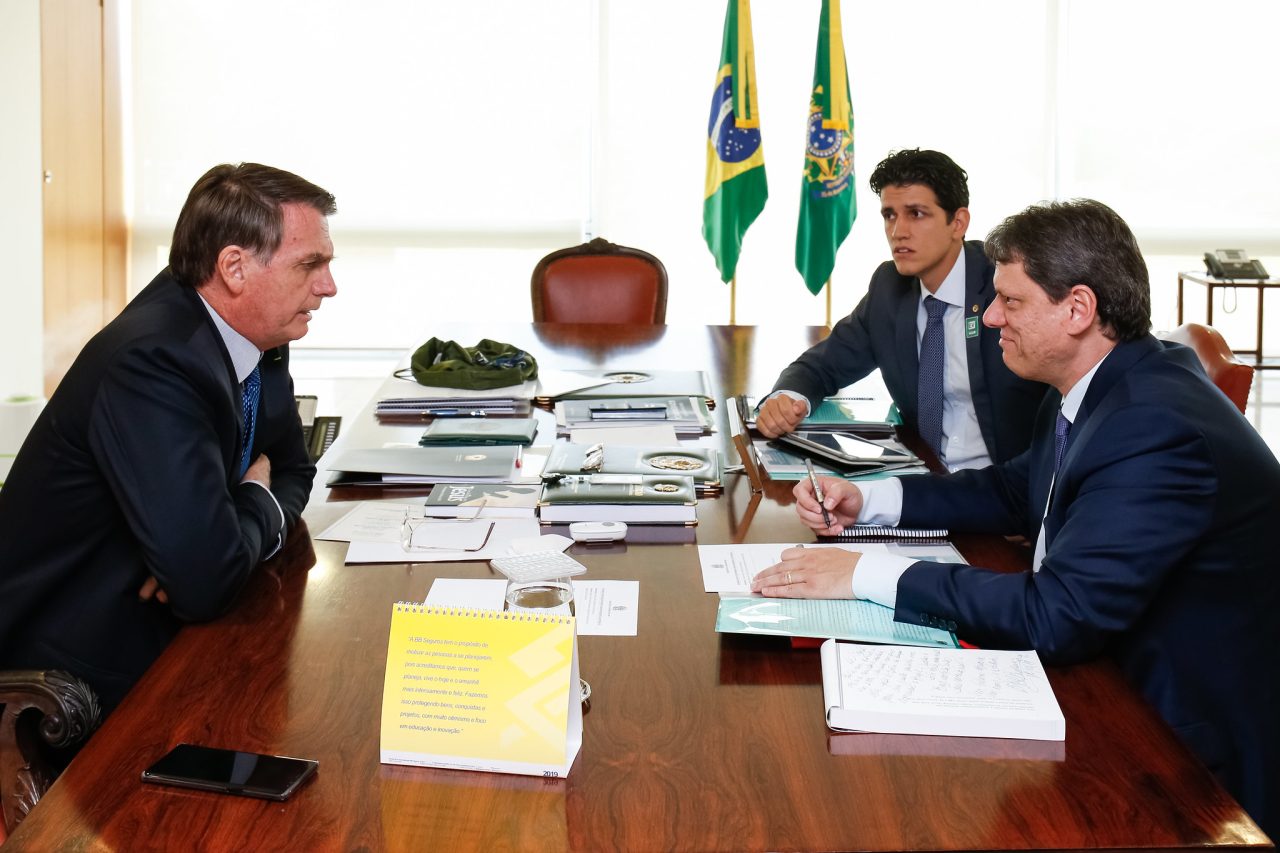 Bolsonaro de frente com Tarcísio (Foto: Alan Santos/PR)