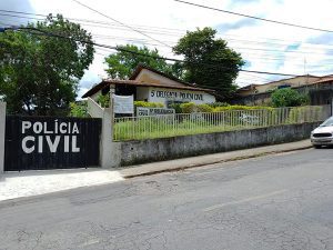 jovem mata padrasto a pauladas para se vingar