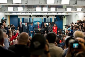Trump anuncia relatório dos direitos humanos nos EUA (Official White House Photo by Abe McNatt)