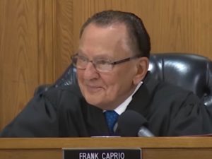 Frank Caprio: o juiz mais "simpático do mundo" morre aos 88 anos (Foto: YouTube)