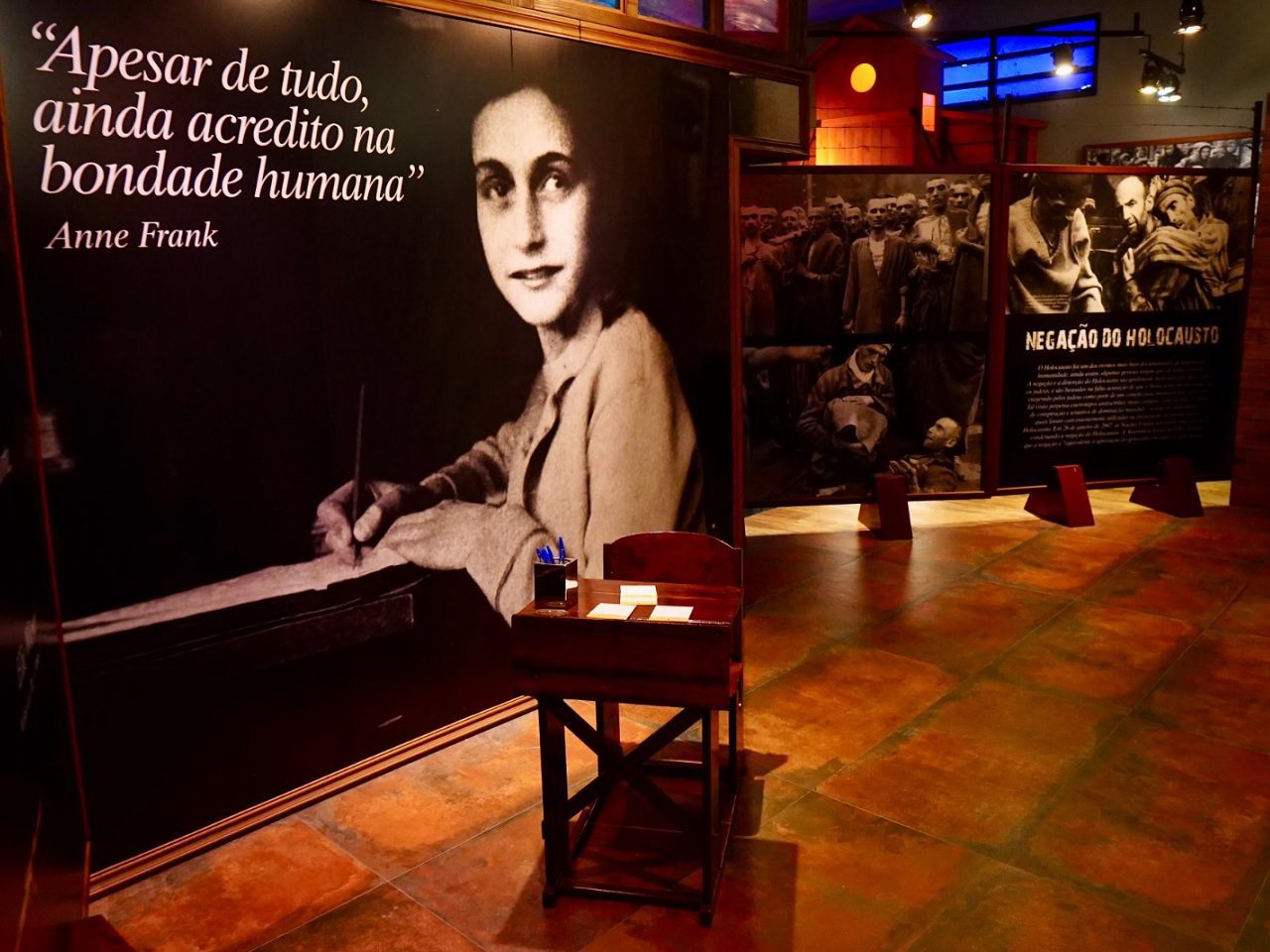 Prefeitura de São Paulo Anne Frank Quarto Réplica Foto Prefeitura