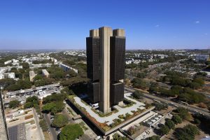 Mercado reduz projeção do PIB para 2025 e mantém expectativa de Selic em 15% (Foto: Raphael Ribeiro/BCB)