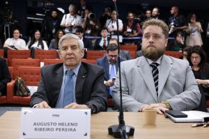 Defesa de Heleno chama Moraes de juiz inquisidor (Foto: Ton Molina/STF)