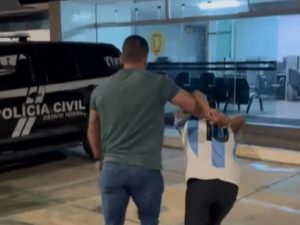 Passageira esfaqueia motorista de aplicativo após deixá-la na delegacia (Foto: polícia civil)
