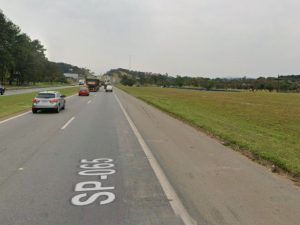 Mulher morre atropelada na Rodovia Dom Pedro I em Atibaia; caso é tratado como homicídio culposo (Foto: Google Maps)