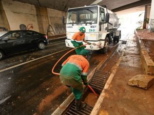 Balanço: chuva forte derruba 50 árvores, alaga ruas e afeta hospitais e escolas em Campinas (Foto: Rogério Capela)