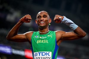Alison dos Santos conquista medalha de prata no Mundial de Atletismo