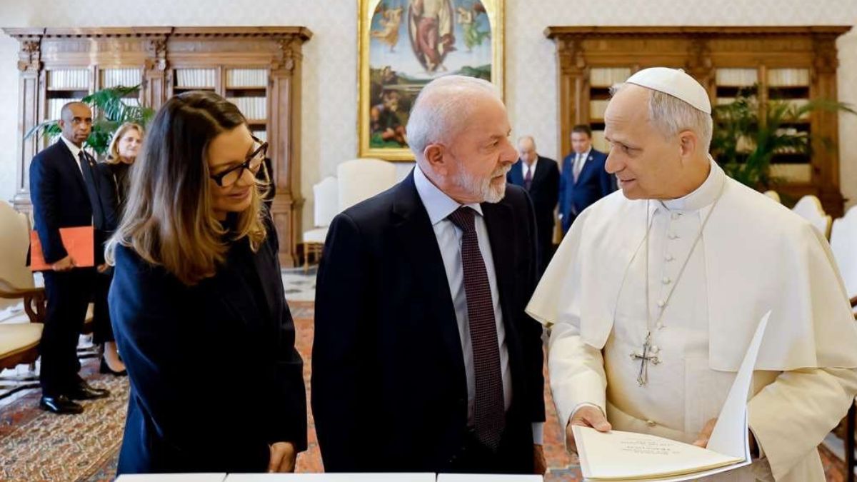Lula se reúne com o papa Leão XIV no Vaticano pela primeira vez