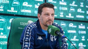 Guarani renova com Elano para a próxima temporada