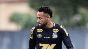 Neymar surpreende e pede para jogar contra o Fortaleza