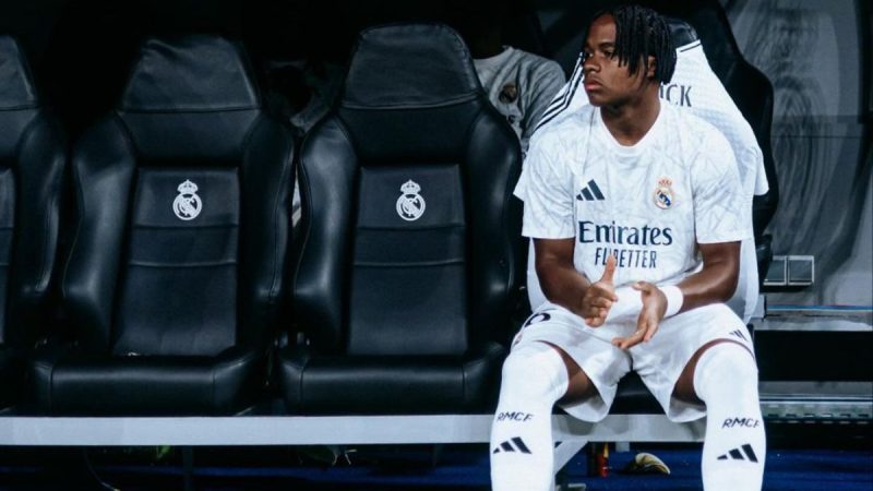 Endrick cansa de esquentar banco no Real Madrid e já é sondado para empréstimo ao Lyon