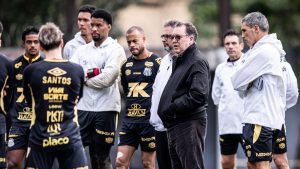 Santos precisa vencer o Vitória para se afastar da zona de rebaixamento