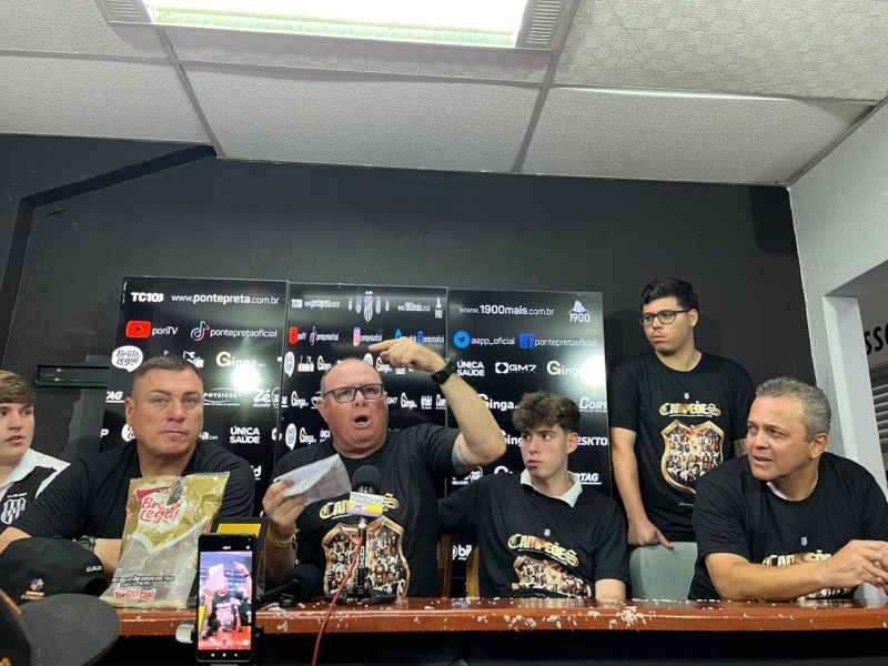 Ponte Preta celebra título histórico, jogadores e comissão emocionam em coletiva pós-conquista