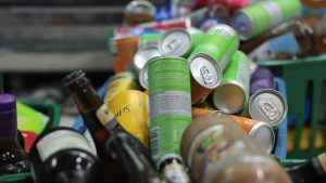 Operação apreende duas mil bebidas sem data de validade