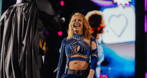 Joelma passa vergonha durante show, após mega hair cair no palco