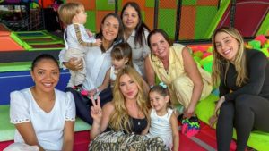 Virginia comemora os 3 anos de Maria Flor com os filhos em pula pula
