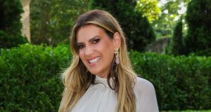 Decoradora Andréa Guimarães critica o trabalho da festa de Maria Flor